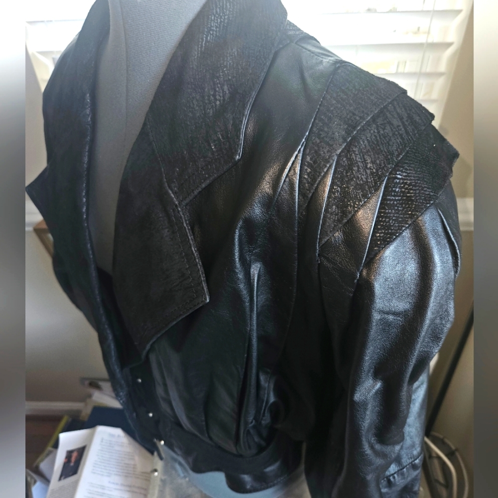 VTG 80's Black Leather jacket - Picture 1 of 11
